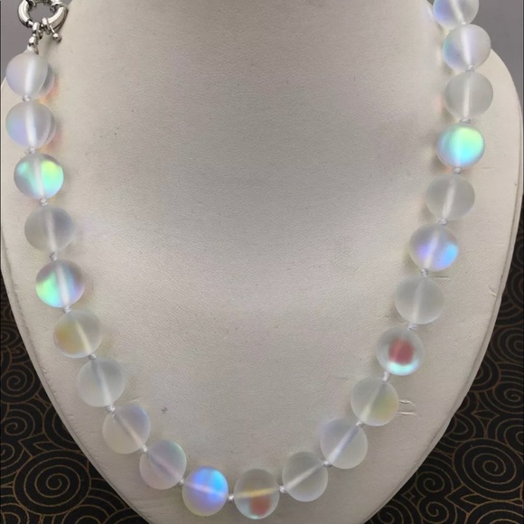 Round Gleamy🌈🌔Moonstone Beaded Necklace 🌙✨NWT - Picture 3 of 6